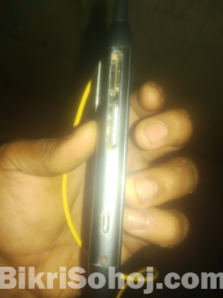 NOKIA N8